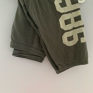 PINK Victoria's Secret Pants - PINK VICTORIA’S SECRET Medium Gray Crop Sweatpants PINK Victoria's Secret Pants - PINK VICTORIA’S SECRET Medium Gray Crop Sweatpants
